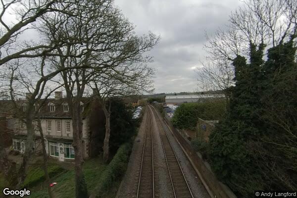 OAKHAM STATION β street view