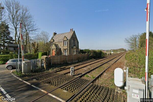 Four Lane Ends β street view