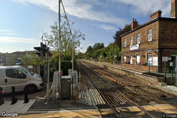 Brundall Station CCTV β street view