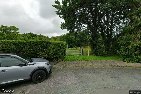 Glanlliw — street view